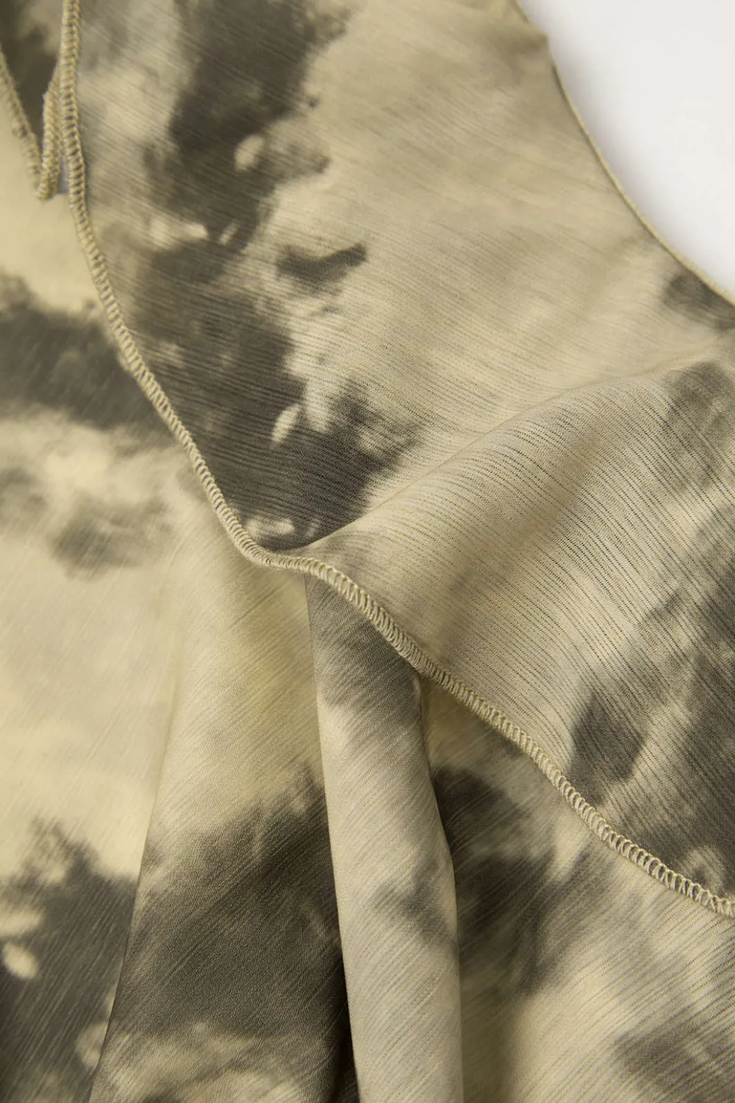 Tie Dye Flare Sleeve Tie Front Ruffle Top And Rose Choker>MICAS Fashion