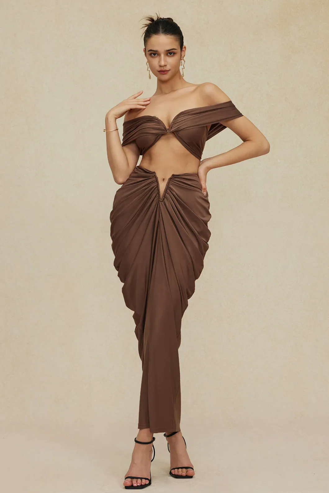 V-neck Ruched Top And V-shape Cut Waist Maxi Skirt Set>MICAS Online