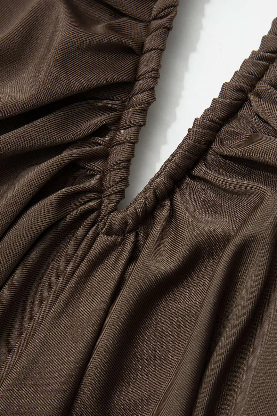 V-neck Ruched Top And V-shape Cut Waist Maxi Skirt Set>MICAS Online